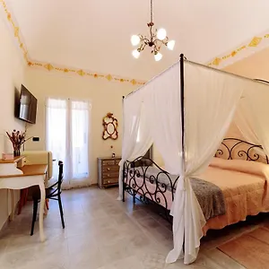 Bed & Breakfast Nelle Favole The Classic, Toirano